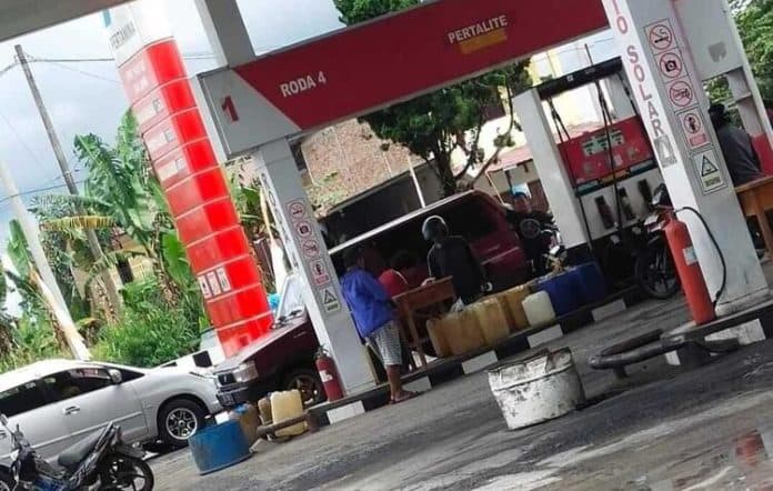 warga_geram_stok_spbu_di_raya_simalungun_kerap_kosong_ini_diduga_penyebabnya