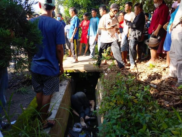 warga_heboh_pria_tua_ditemukan_tewas_di_parit_jalan_medan