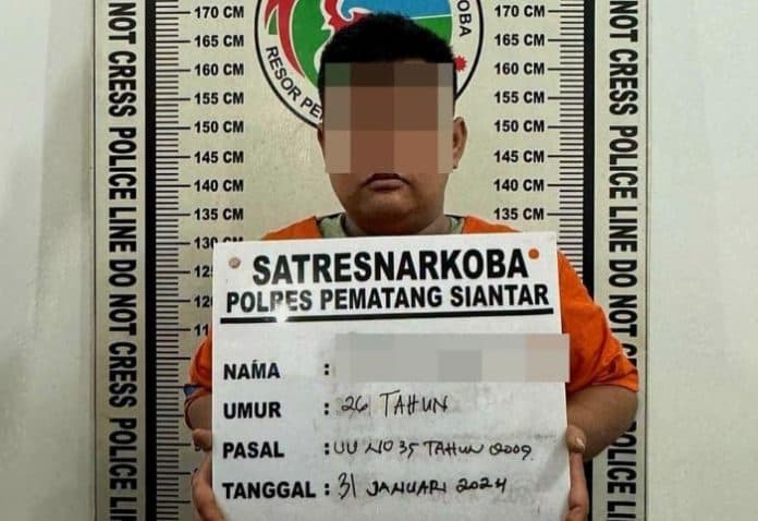 warga_jalan_cokro_siantar_ditangkap_polisi_atas_kepemilikan_37_paket_sabu