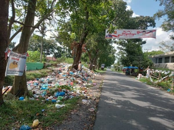 warga_jalan_rajamin_purba_berjuang_melawan_sampah