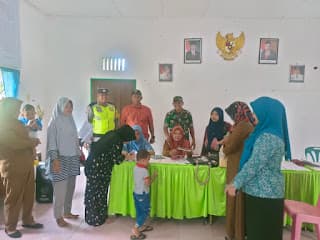 warga_marjanji_sergai_cegah_penyakit_polio_melalui_imunisasi