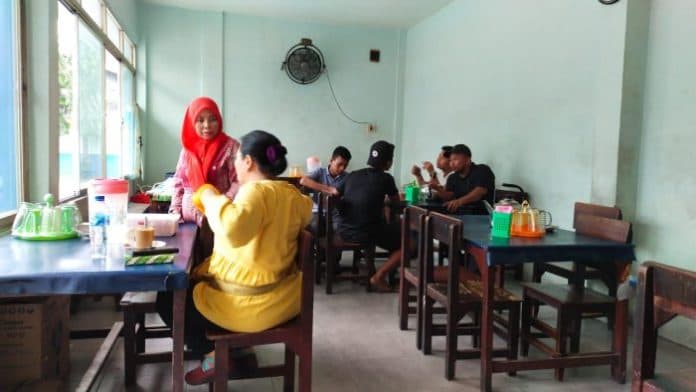 warga_medan_banyak_yang_abai_prokes_meski_kasus_covid_19_mulai_meningkat