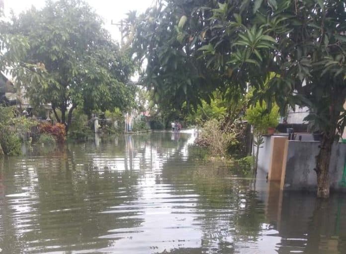 warga_medan_labuhan_terjebak_banjir_berhari_hari_desak_pemko_medan_bertindak