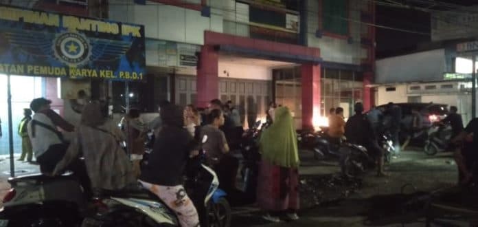 warga_menyebut_aksi_pencurian_di_eks_gedung_supermarket_kasimura_sering_terjadi