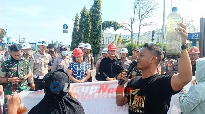 warga_minta_ketegasan_ganti_rugi_dampak_pembangunan_pt_mna_kuala_tanjung