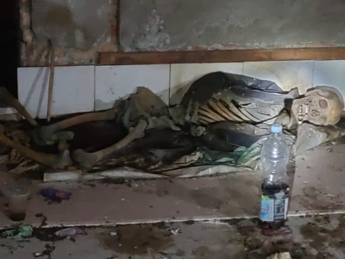 warga_siantar_estate_heboh_tengkorak_manusia_ditemukan_di_rumah_kosong