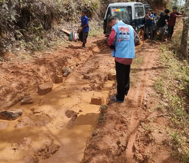warga_sipirok_mensyukuri_kemenangan_di_pilkada_2024_dengan_cara_unik
