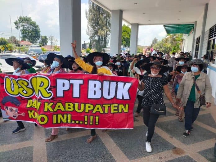 warga_talinkuta_desa_sukamaju_karo_unjuk_rasa_ini_tuntutannya