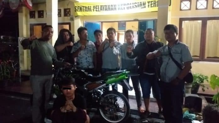 warga_tanjung_pinggir_ditangkap_dari_rumah_gelapkan_motor_modusnya_hendak_membeli