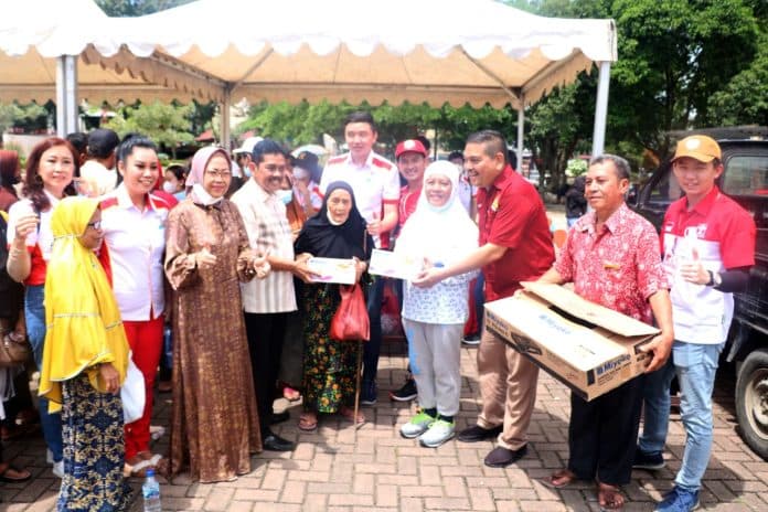 warga_tebing_tinggi_antusias_periksa_kesehatan_gratis_di_peringatan_sumpah_pemuda