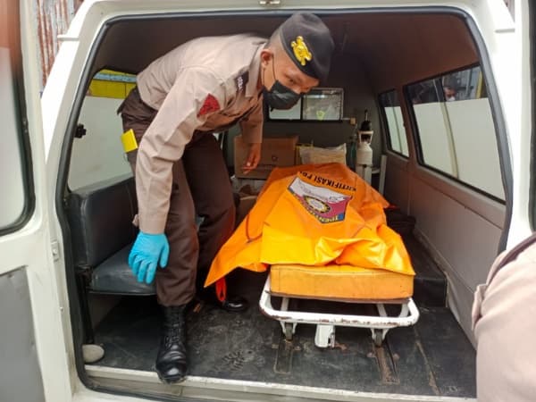 warga_tebing_tinggi_tewas_gantung_diri_di_kediamannya