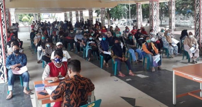 warga_terpapar_covid_19_bertambah_di_siantar_penerima_bantuan_diharapkan_jadi_duta_prokes