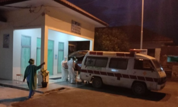 warga_tolak_penguburan_jenazah_covid_19_jenazah_di_bawa_kembali_ke_rsud_deli_serdang