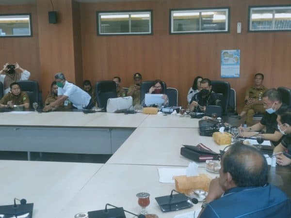 warga_tuding_oknum_anggota_dprd_medan_backing_bangunan_tanpa_simb