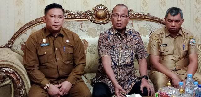 warning_pendemo_3_x_24_jam_tak_sampaikan_bukti_pj_bupati_tapteng_tempuh_jalur_hukum