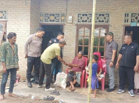 wartawan_dan_polres_sergai_bantu_keluarga_siswi_smp_korban_pembunuhan