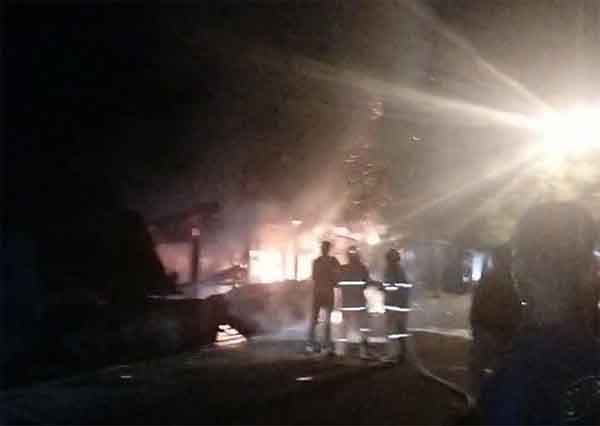 warung_kopi_di_jalan_rumah_sakit_umum_tebing_tinggi_terbakar