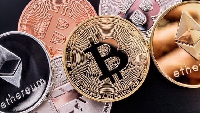 waspada_kripto_papan_atas_diprediksi_bakal_amblas_bitcoin_turun_ke_us27_ribu