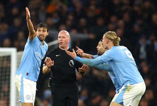 webb_wasit_salah_karena_hentikan_pertandingan_untuk_pelanggaran_terhadap_haaland