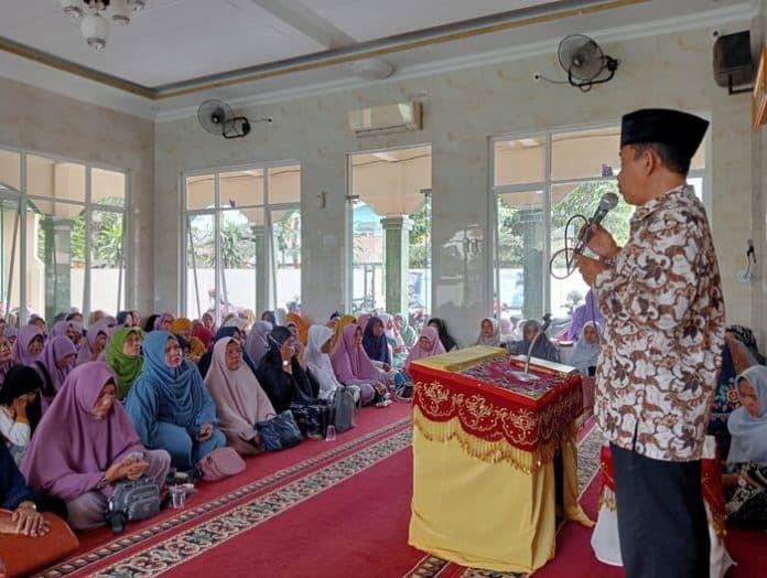 wirid_akbar_di_lubuk_pakam_ustazah_ajak_kaum_ibu_tak_lecehkan_suami