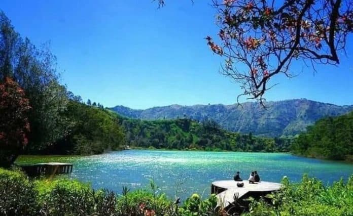wisata_eksotis_telaga_warna_dieng_dengan_beragam_legenda