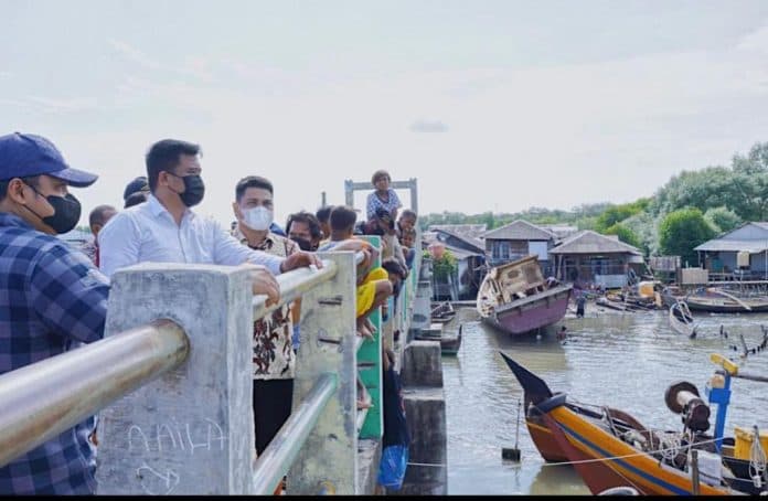 wow_medan_akan_bangun_tembok_laut_di_belawan
