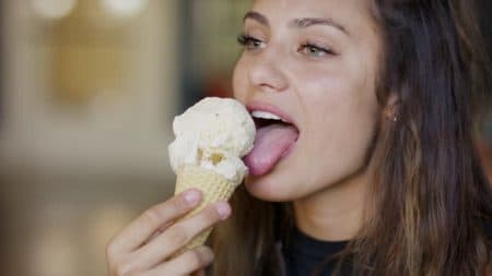 wow_ternyata_es_krim_sangat_bermanfaat_dimakan_di_pagi_hari