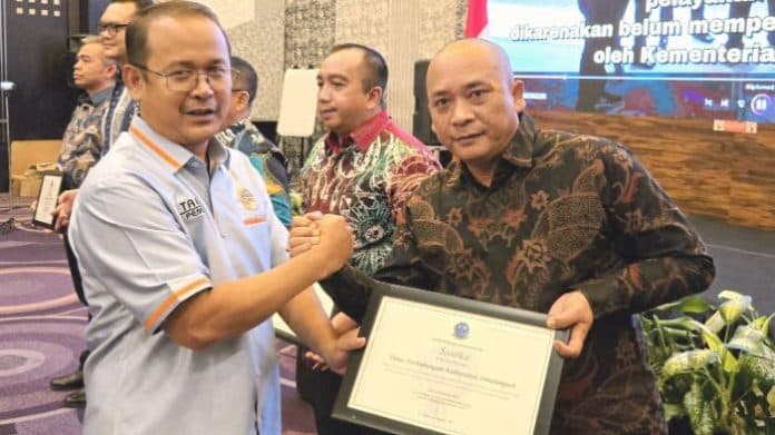 wujudkan_kendaraan_yang_berkeselamatan_dishub_simalungun_diganjar_penghargaan