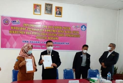 wujudkan_link_match_smkn_3_siantar_mou_dengan_3_gm_muda_perhotelan