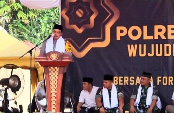 wujudkan_pemilu_aman_damai_dan_sejuk_melalui_polres_batu_bara_bersholawat