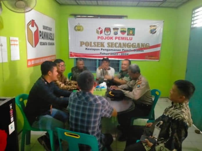 wujudkan_pemilu_damai_polsek_se_jajaran_polres_langkat_gelar_pojok_pemilu