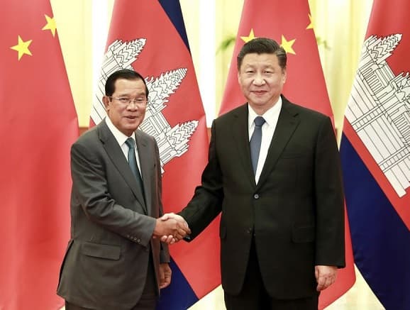 xi_jinping_bertemu_hun_sen_bahas_kerjasama_strategis_china_kamboja