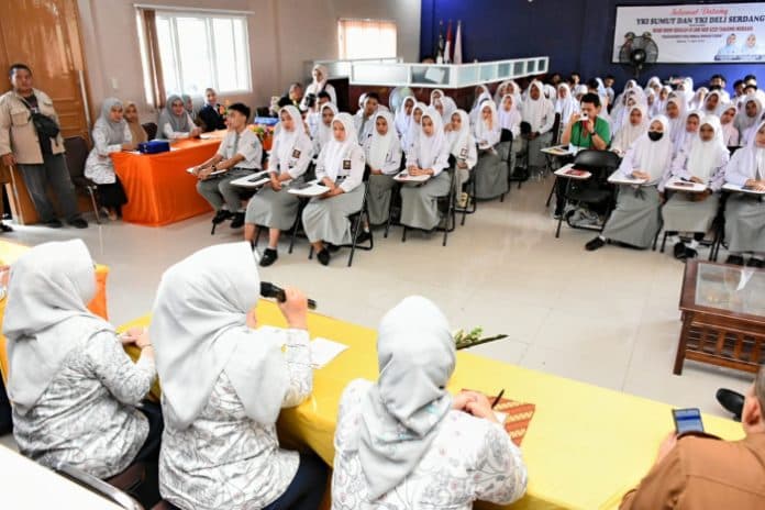 yki_sumut_edukasi_cegah_kanker_pada_remaja_di_deli_serdang