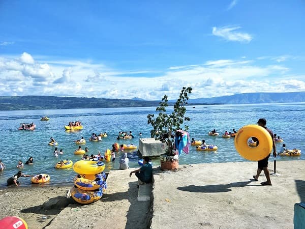 yok_nikmati_sensasi_keindahan_pantai_batu_hoda_samosir