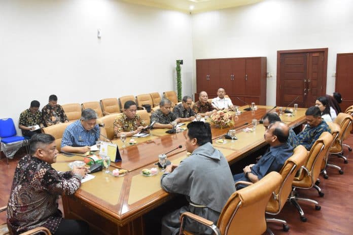 yusuf_siregar_terima_audiensi_panitia_pembangunan_gereja
