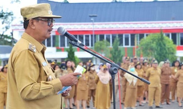 zonny_waldi_ingatkan_petugas_kpps_jaga_kesehatan_dan_pola_makan