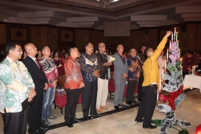 700_personel_polres_tanah_karo_bersama_keluarga_hadiri_natal_bersama