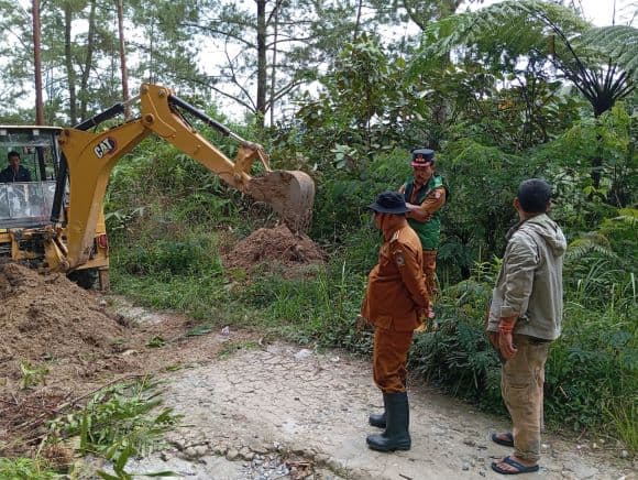 bpbd_toba_imbau_cuaca_ekstrem_putr_siagakan_alat_berat