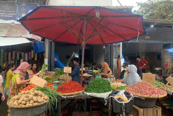 dampak_cuaca_harga_kebutuhan_pokok_di_pasar_sukaramai_kembali_naik