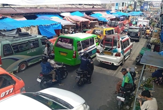 dirut_pd_phj_siantar_status_pemulihan_gedung_iv_pasar_horas_masih_dikaji