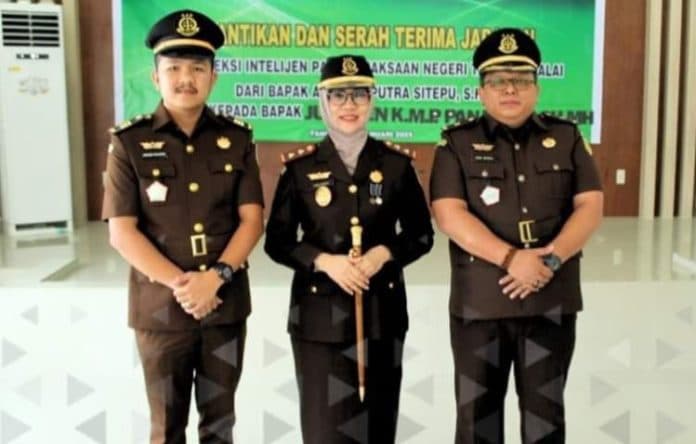kejari_tanjung_balai_lantik_kasi_intelijen_baru