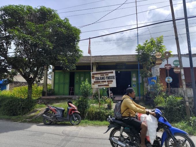masih_ada_kantor_lurah_ngontrak_kantor_dprd_siantar_justru_dipoles