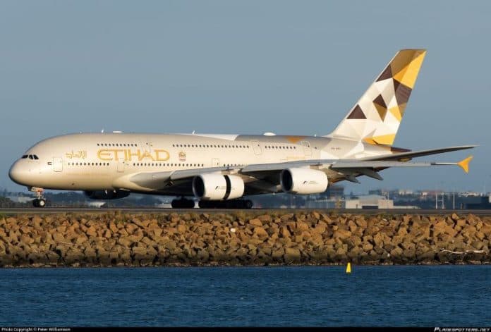 pesawat_etihad_airways_gagal_lepas_landas_di_melbourne_akibat_dua_ban_meletus