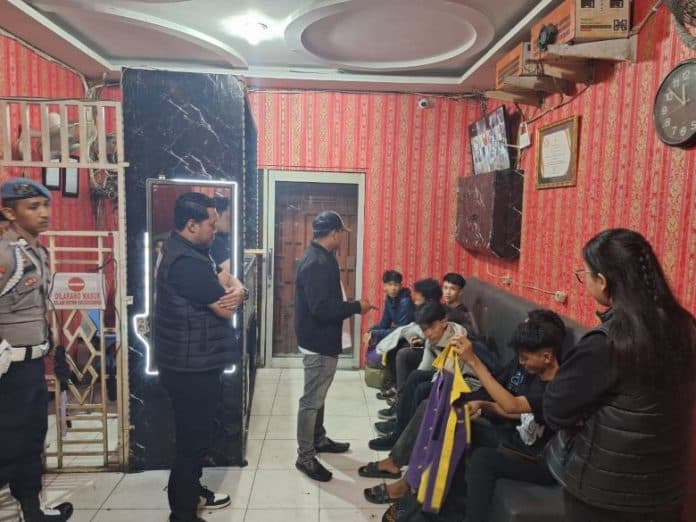 polres_asahan_sasar_lokasi_hiburan_malam_empat_wanita_jalani_tes_urine