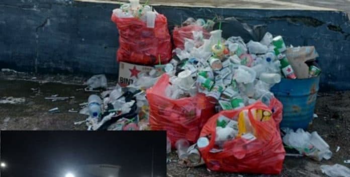 tribun_nias_utara_dijadikan_tempat_penumpukan_sampah